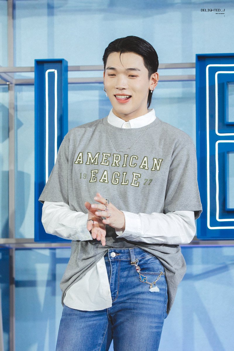 Delighted_J's tweet photo. น้องกตหยุดหล่อให้พี่หน่อย 😭😭
#AmericanEagleTH 
#PERSES_TH #PERSES 
#KRITTIN_PERSES . https://t.co/YXQBsnkQGC