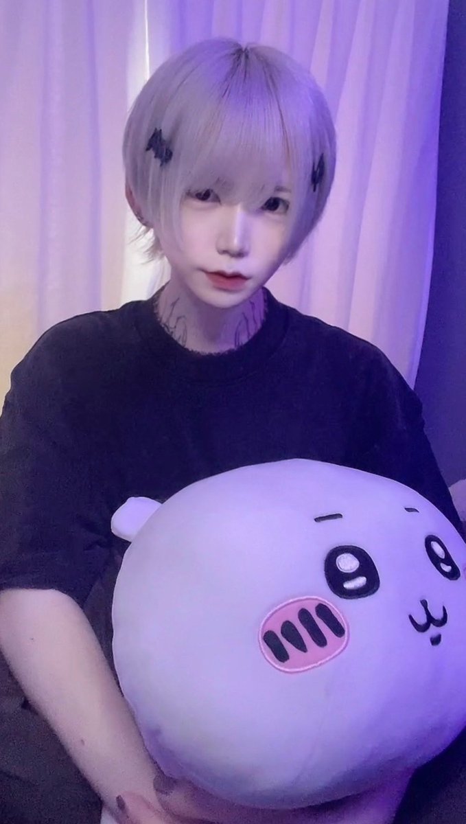 410kunn's tweet photo. 髪伸びたーなぁ、
最近メイクナチュラルにしてます https://t.co/diwawoW20Y