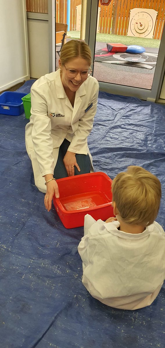 What a fantastic Science Week it has been so far! We ran some fun activities at 3 yr old kinder early in the week. Kids love learning about the basic states of matter: solids, liquids and gases :) <a href="/LIMSLTU/">La Trobe Institute for Molecular Science</a> @LIMSFellows <a href="/mdangelo32/">Michael D'Angelo</a> #scienceweek