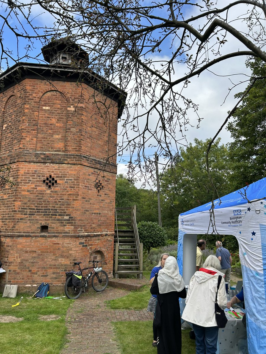 Kicking off the day with a litter pick of Moseley Hall Hospital grounds with #moseleylitterbusters as part of the @bhamcommunity open day celebration NHS 75th birthday. Free fun event until 2pm at #moseleydovecote Alcester Road. #BCHCCharity