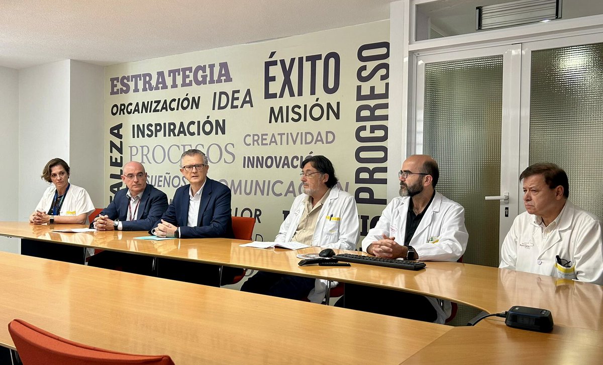 🏥La Arrixaca es pionera en usar la cirugía robótica para extirpar un tipo de tumor hepático

➡️Con la realización de esta técnica se ha alcanzado, además, el centenar de resecciones de hígado utilizando el robot quirúrgico

🔗carm.es/web/pagina?IDC…

#MurciaSalud