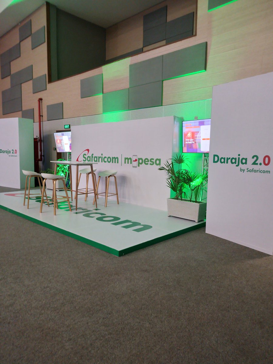 yrrxt_'s tweet image. Day 1 at the festival, so much to learn and very informative. 

#APIFest #APIFestivalKE #Apifest