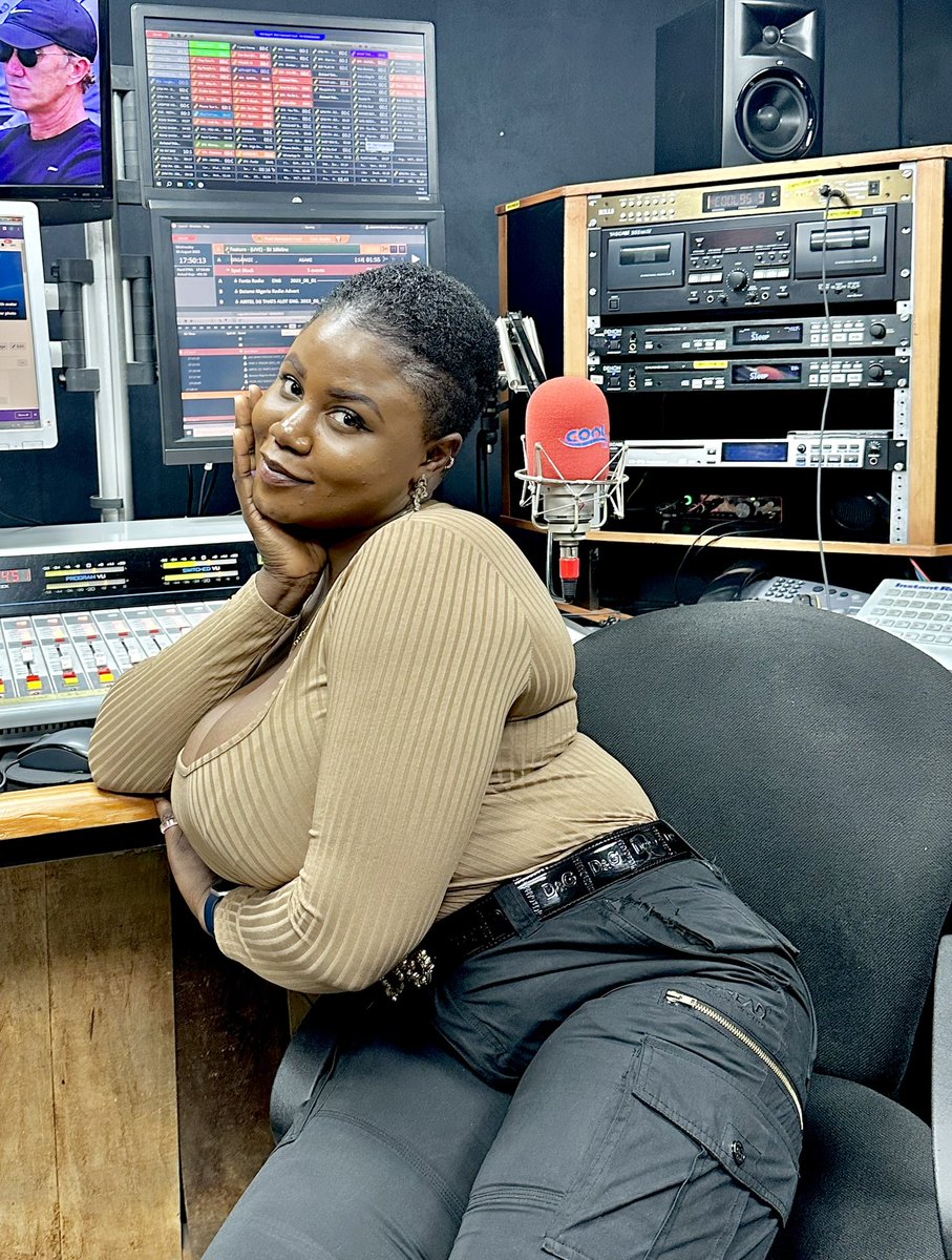🦁Lioness of NewSchoolRadio tweet media
