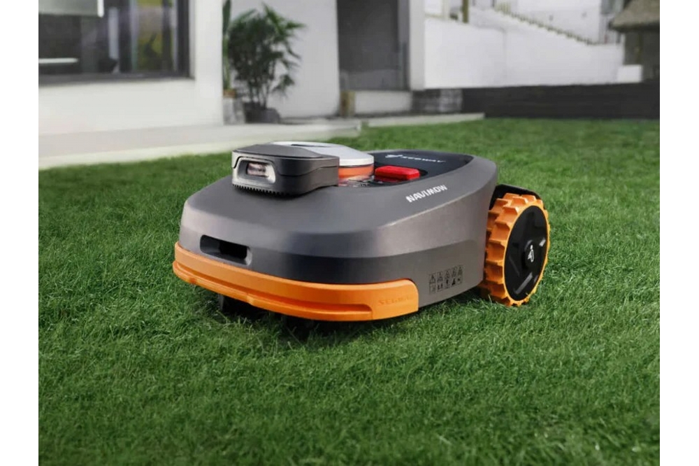 Jozefs's tweet image. Robotmaaier met AI en virtuele grensdraad - diskidee.be/2023/08/17/rob…
We testen de Segway Navimow, een GPS-maairobot zonder grensdraad die automatisch obstakels ontwijkt met AI. Maar hoe goed functioneert dat allemaal?