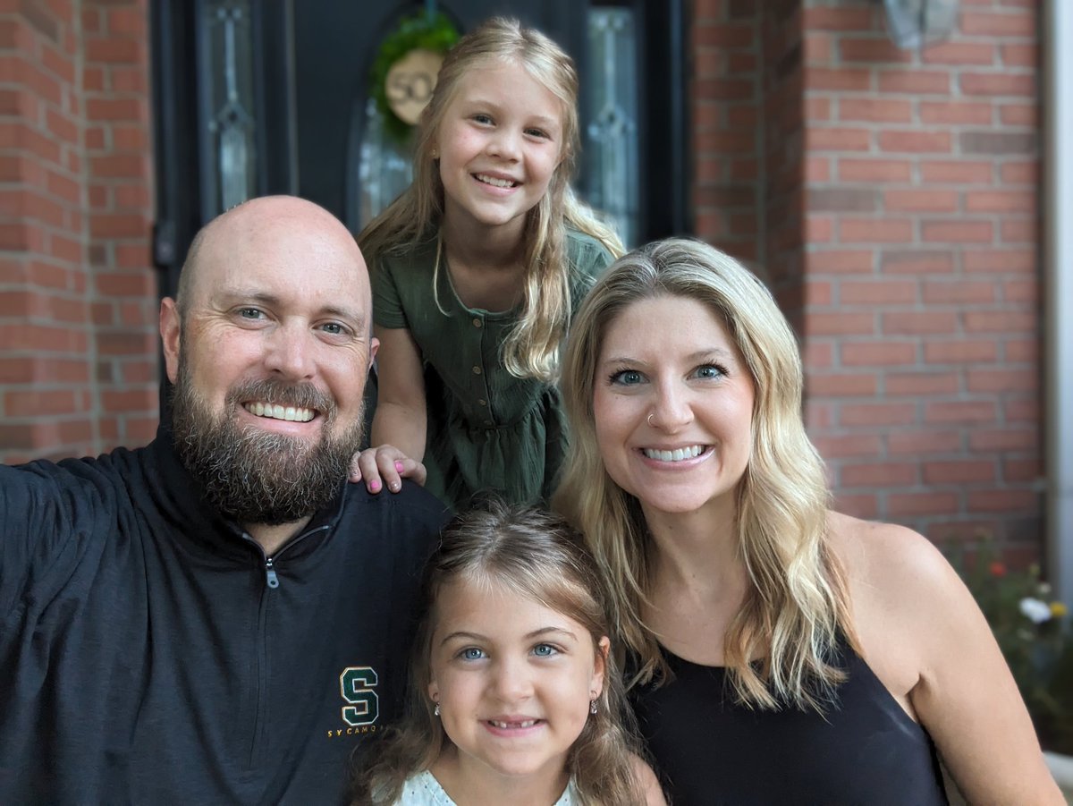 LongChristian's tweet photo. #TeamLong is coming for you @HeritageECS & @cheetahstweet! Ready for a great school year to start! #WEareLakota https://t.co/aU5sJfheFq
