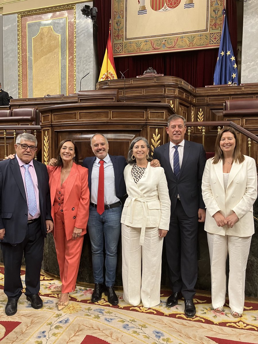 jrgomezbesteiro's tweet image. ✅ A maioría absoluta acadada hoxe polo @PSOE para a elección de @F_Armengol como presidenta do Congreso_Es é un bo sinal do camiño que vai tomar a #democracia nesta #lexislatura

Imos cara á #estabilidade e cara a unha nova investidura de @sanchezcastejon 🌹