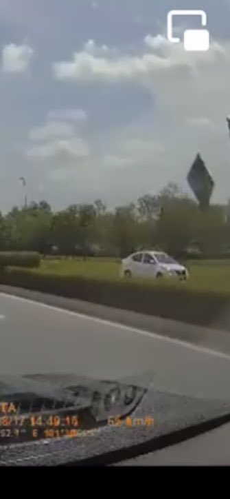 <a href="/bharianmy/">Berita Harian</a> Kereta putih tu 😭