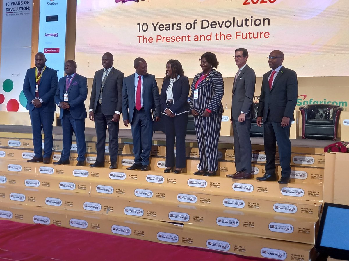 CRAKenya's tweet image. CRA Chair, Mary W. Chebukati joined @BarasaFernandes @NdindiNyoro @CecilyMbarire Prof. Njuguna Ndung'u, @WorldBankKenya Keith Hansen and Sen.  @aliroba1 to discuss  "Resourcing devolution for service delivery" in the #DevolutionConference2023 
#devolution
