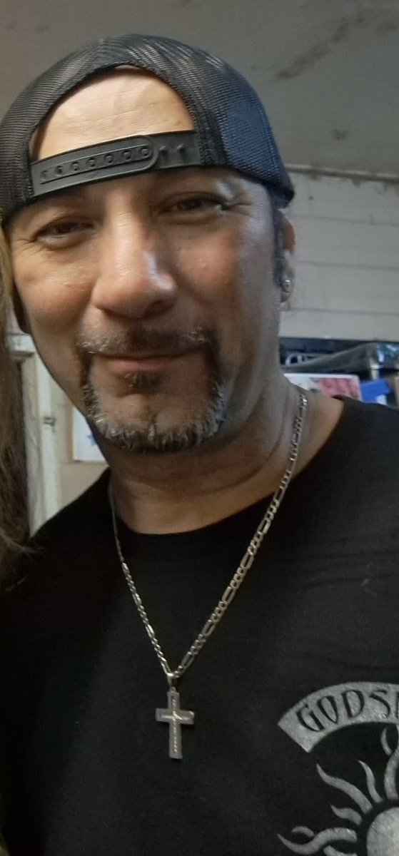 blonderose01's tweet photo. @godsmack My friend, David, is hospitalized and has cancer. He is a huge fan of yours. His birthday is in a few days. If you find a moment would you record a quick shoutout to him for his birthday? It would really make his day! Thank you and forever your fan! https://t.co/iGm6LOl9Kq