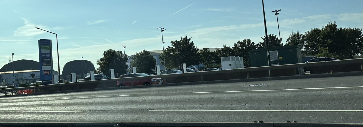 physiojb's tweet photo. @TeslaOwnersUK @RahulGuptaUK Yes I saw these yesterday, does anyone know if they are live? https://t.co/kFrcSGxjc9