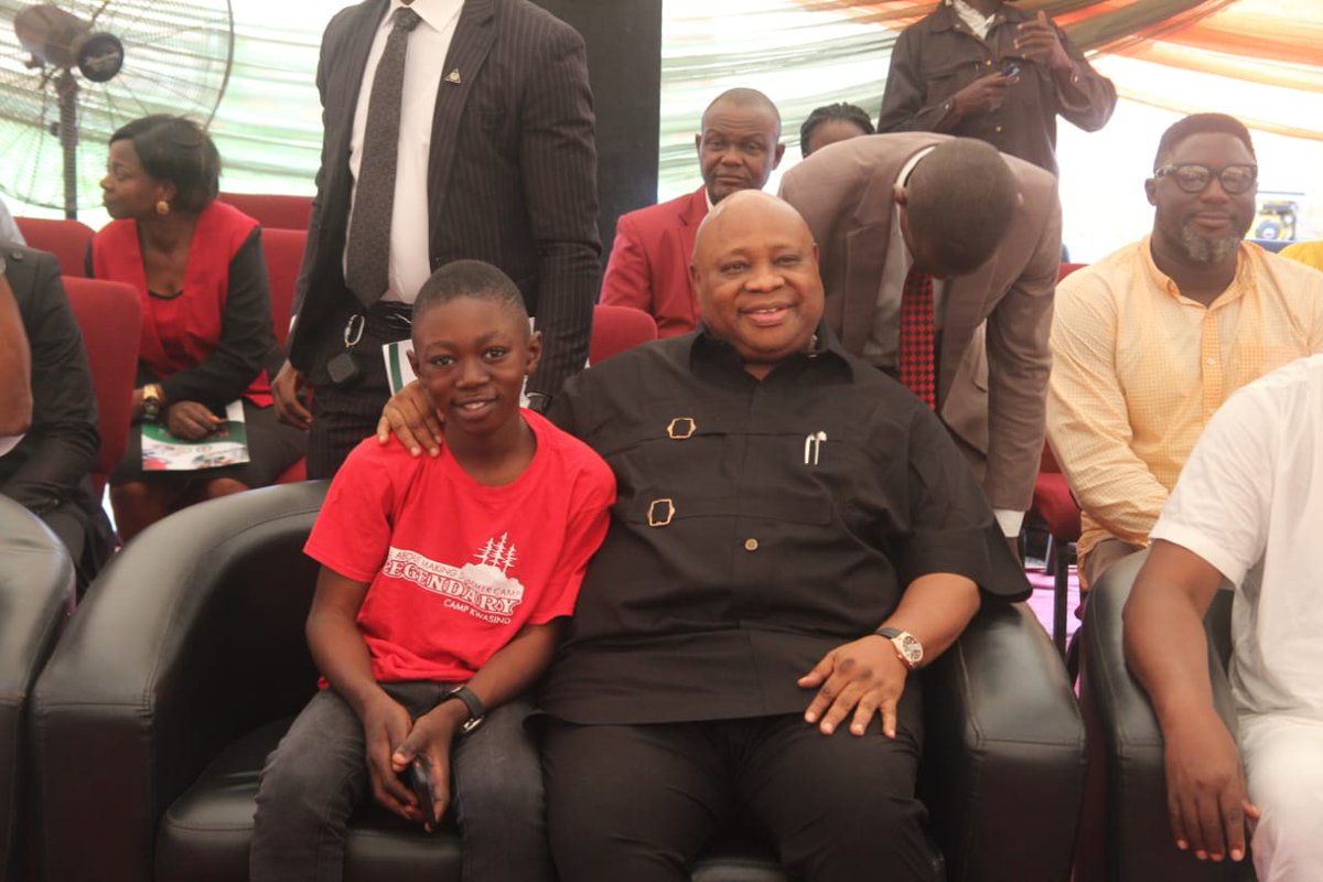 deejaybassman1's tweet photo. My son, Osun Youngest DJ @Deejaytimzo met with His Excellency, the Governor of Osun State @AAdeleke_01 @davido ... Thank You Sir for the encouragement. https://t.co/m90RcawHuW