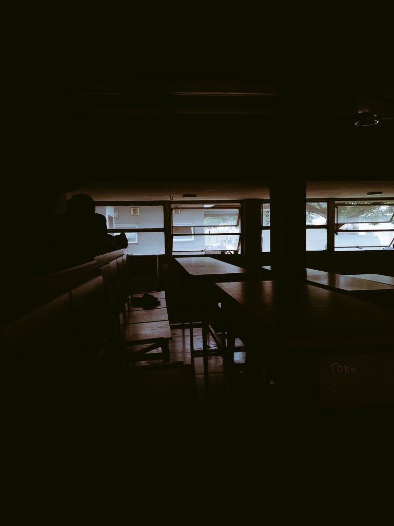 Nature's natural lights through  the window .... relaxing ✨️✨️