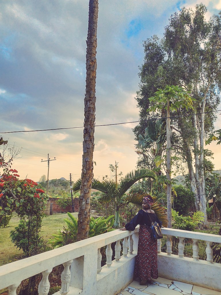 3 years of no employment later,i have done a million of side hustles that failed and got me depressed ,but I told myself I will always find my way.hustle sinyasa ma guy takhala ma middle man mtounimu ife..no matter how small it is ,get your hands on it ,manyazi sagula ndiwo🖤💯