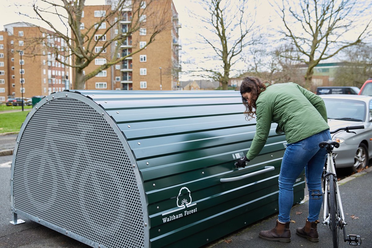 📢📢Cycle hangars are coming to Oxford📢📢 
Three are being installed on Cranham Street, Great Clarendon Street &amp; Nelson Street on today (17th) and tomorrow (18th). Rental is £55/yr and you can book here cyclehoop.rentals The first of many, we are sure!