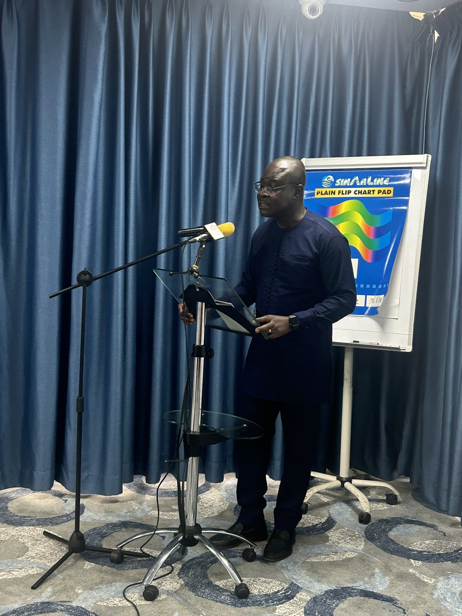 GhanaStandards's tweet photo. Press Launch of Gold Statement 2023 is now underway at The Lancaster Hotel in Accra, Ghana! Chairman @ProfAlexDodoo has captivated the audience with fascinating updates and insights into Ghana's gold industry. Stay tuned for highlights from this momentous event! #GoldStatement https://t.co/Je0lzXGORE