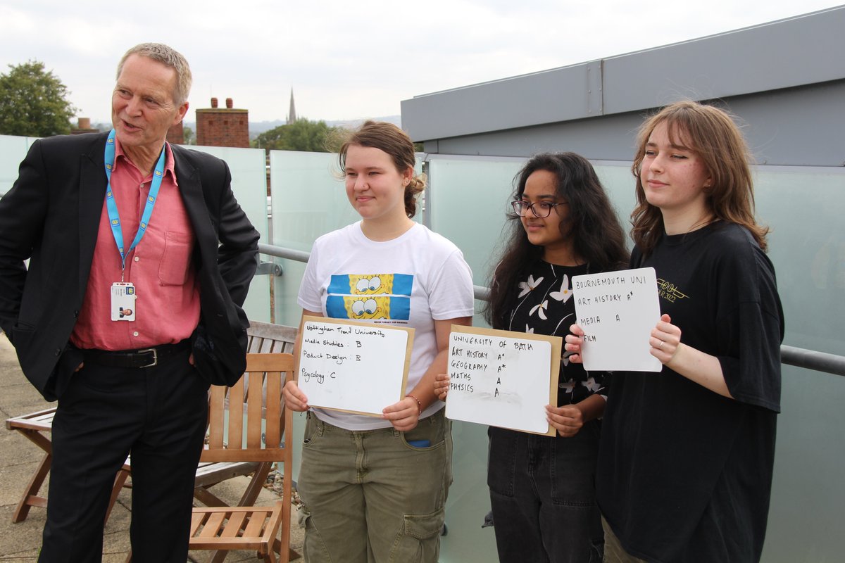 Thank you to <a href="/LewishamCouncil/">Lewisham Council</a> Cabinet Member for Children's Services <a href="/chris_barnham/">Chris Barnham</a> for attending today <a href="/SydenhamSchool/">Sydenham School</a> <a href="/TheSFH6/">SFH6</a> #alevels2023 #ALevelResultsDay2023