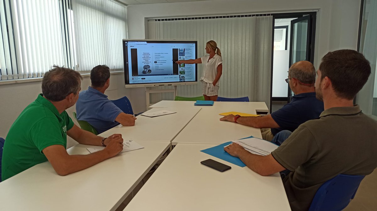 AfanasSCRT's tweet photo. 50 hombres han realizado los cursos en #AfanasSCRT entre el 1.01 y el 31.07.2023, para fomentar la participación en materia de conciliación de la vida laboral, familiar y personal, dentro de #Corresponsables, del @IgualdadGob y la @IgualdadAND, "Te encargas tú, me encargo yo". https://t.co/vuhk9ppDY7