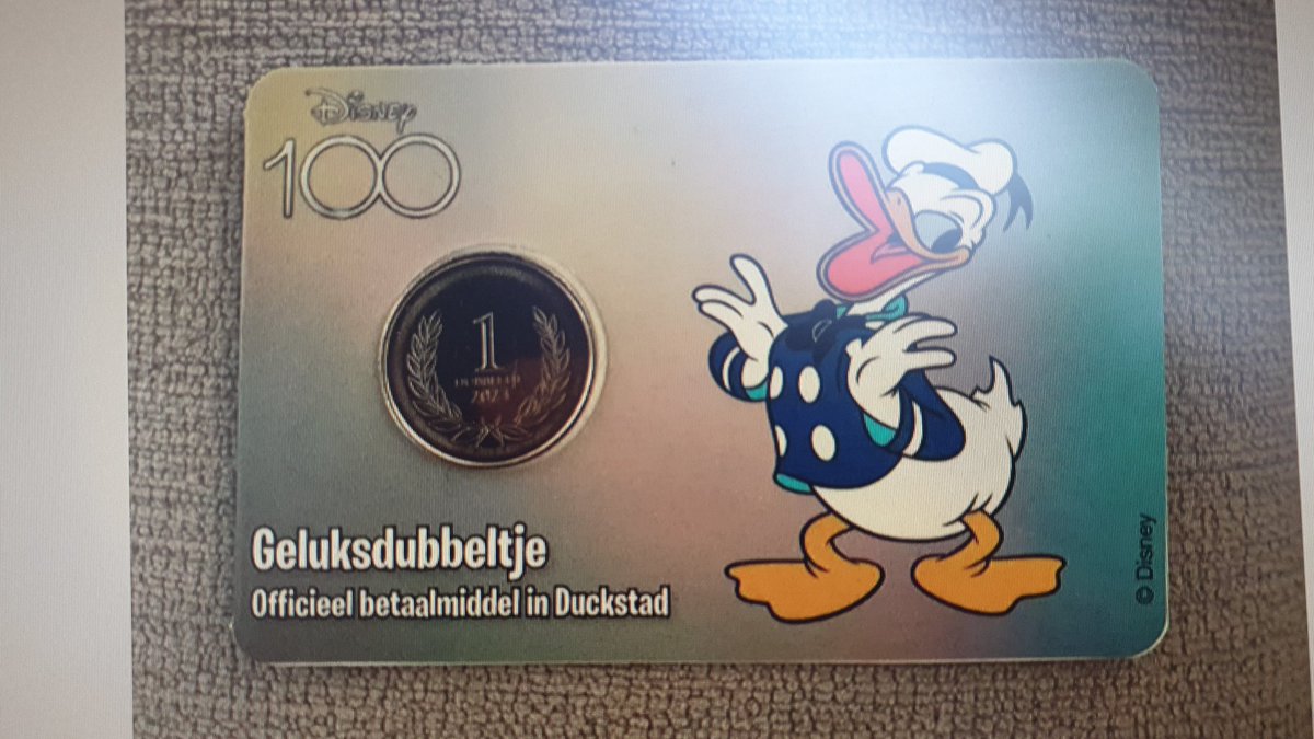 ArjanKonstapel's tweet image. @DonaldDuckNL , weet iemand waar deze coincard is uitgegeven of waar deze te koop is ? Hij is erg mooi vormgegeven.