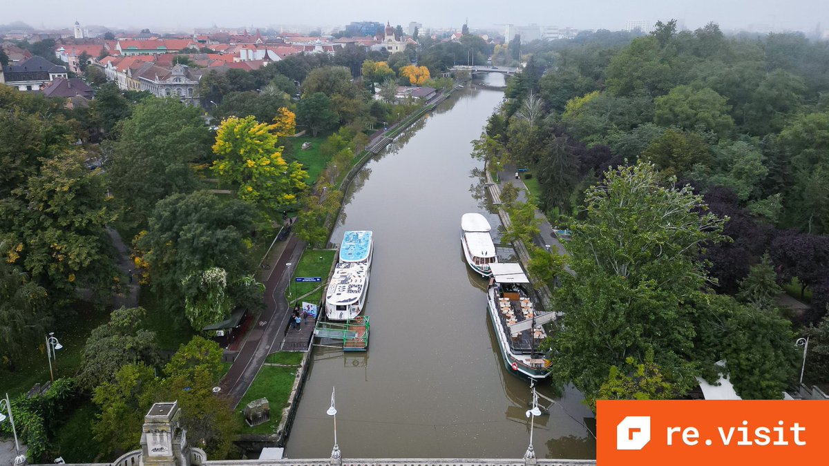 revo.js conference tweet media