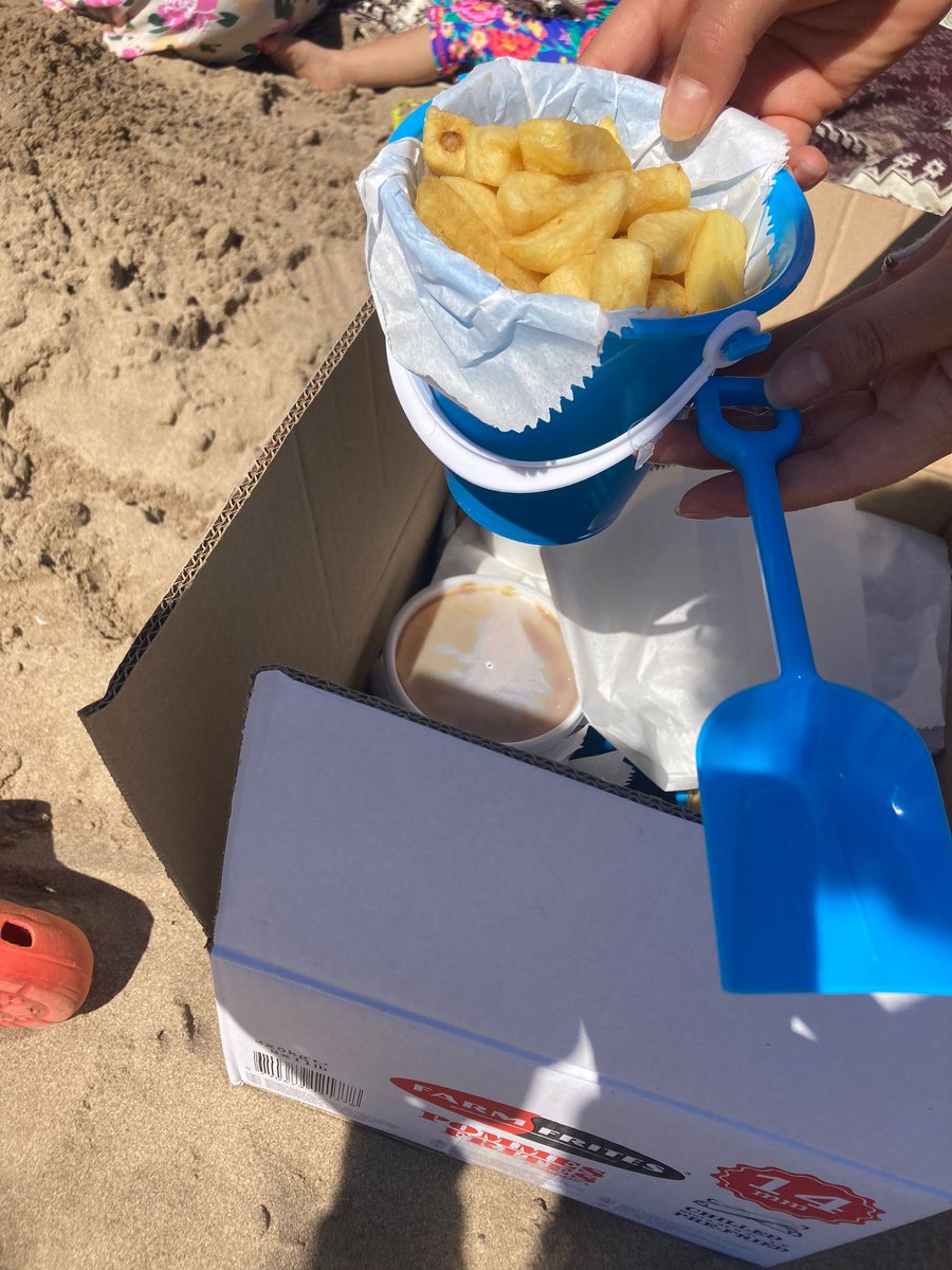 Glorious day out on #BarryBeach yesterday for new mama's and babies, and little ones starting to explore! Diolch to our funders and supporters who enable us to have this day trip once a year. It really does mean a lot to sanctuary seekers🏴󠁧󠁢󠁷󠁬󠁳󠁿♥️ #WarmWelshWelcome