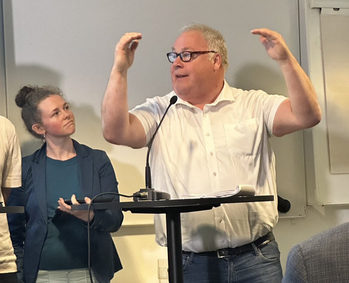 Norske Boligbyggelag (@nbblno) on Twitter photo Energiøkonomisering av bolig og bygg virker når behovet er størst! Nå må vi få virkemidler i kommende handlingsplan som gjør at potensialet i enøk-arbeidet blir forløst. Både satsing på kompetanse og investeringsstøtte må til, sa <a href="/FolkeFredriksen/">Bård Folke Fredriksen</a> #arendalsuka Energiøkonomisering av bolig og bygg virker når behovet er størst! Nå må vi få virkemidler i kommende handlingsplan som gjør at potensialet i enøk-arbeidet blir forløst. Både satsing på kompetanse og investeringsstøtte må til, sa <a href="/FolkeFredriksen/">Bård Folke Fredriksen</a> #arendalsuka