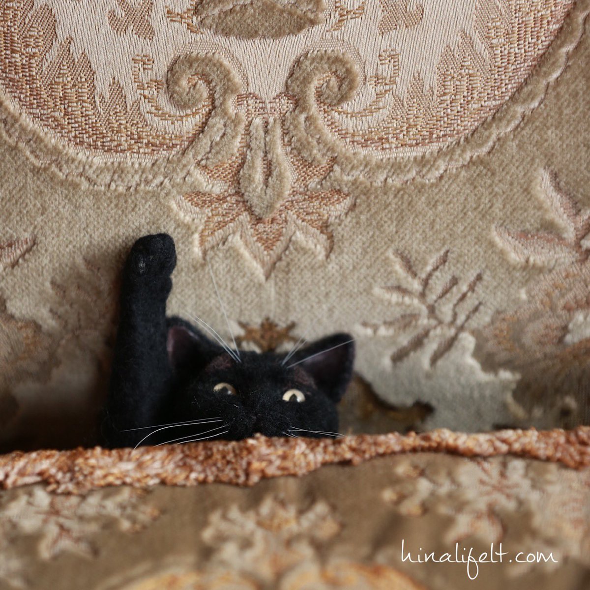 おっす　

羊毛フェルトの黒猫です
 #黒猫感謝の日
#BlackCatAppreciationDay