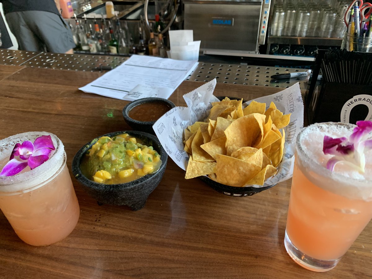 kle052789's tweet image. Bike ride + drinks = date night! #fruitydrinks #datenight #ridelansing #emptynesters