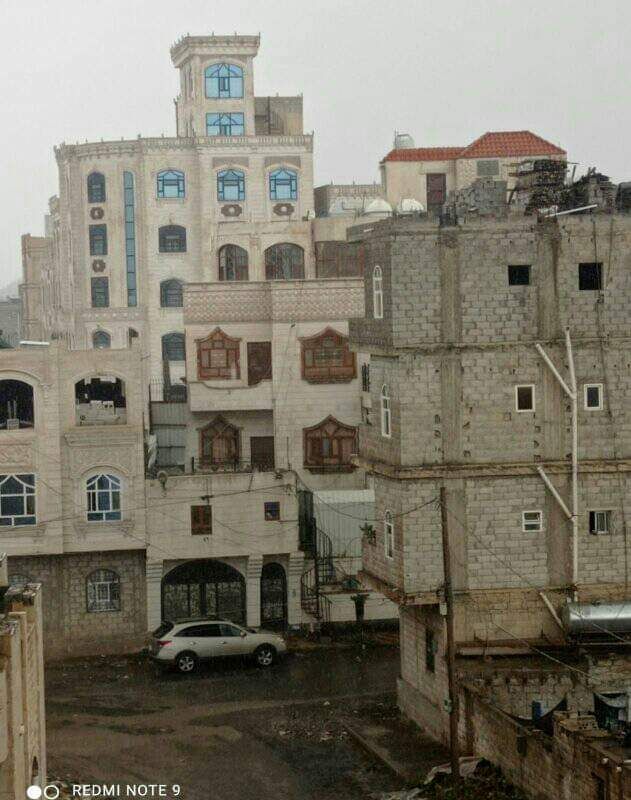 شوفوا البيت الطويل ابو ٢ طيرمانات ؟ ،ذاك بيت الذي قال ان السيئ ياكل زبادي 😅
ذاك بيت اعوج اللقف عبدالسلام جحاف