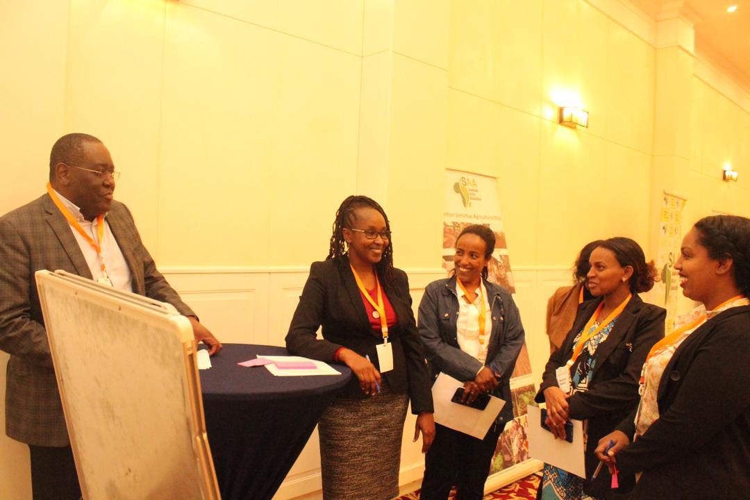 IN PICTURES: Participants at world café groups sharing insights &amp; impact of leadership buy-in, data, budget allocation &amp; institution capacity as key drivers of mainstreaming #gender &amp; integrating #nutrition in their work.

Read more 👉bit.ly/3DO12bU

#IGNITEforChange