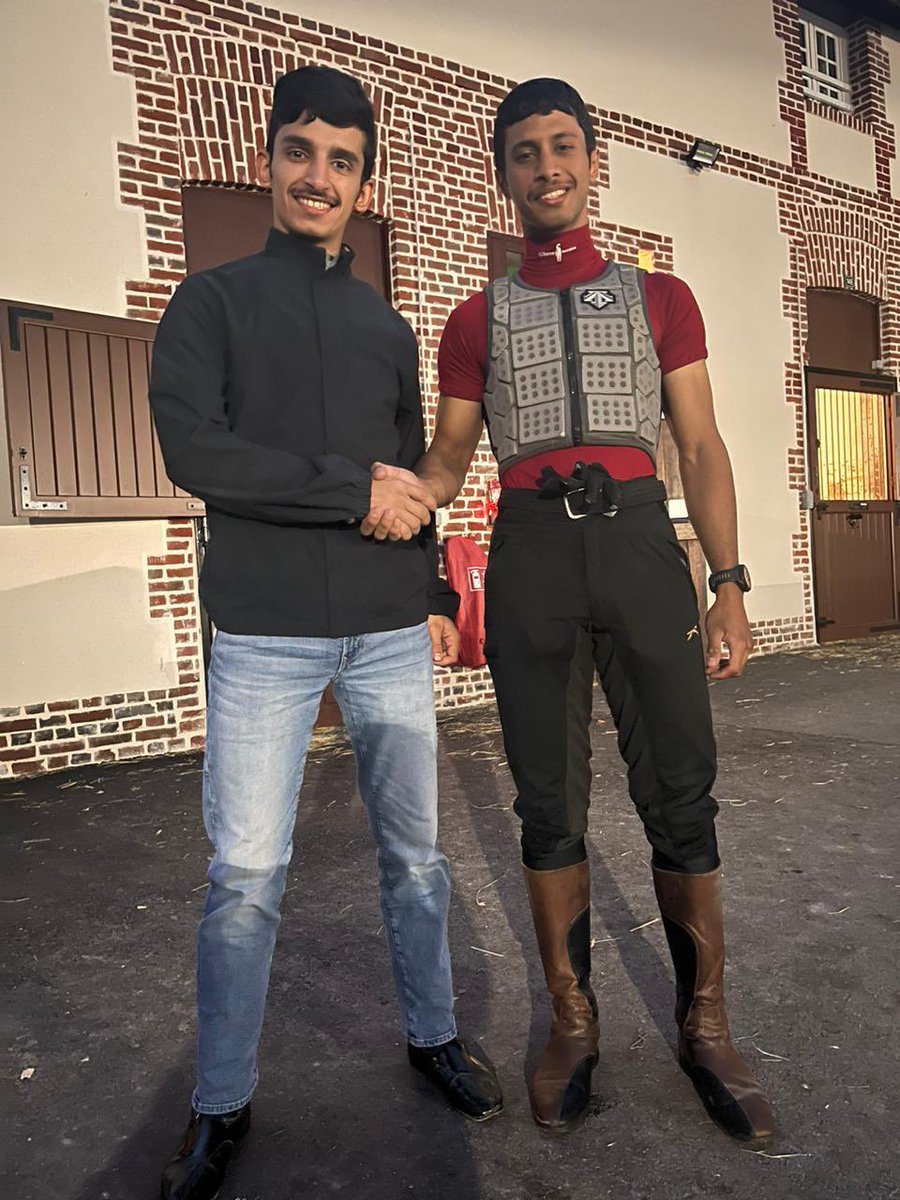 صوره تجمع الخيال السعودي المتمرن سلطان الميموني مع الخيال القطري عبدالله الهاجري في فرنسا ، إستعدادا لسباق الخيالة المتمرنين الدولي .

 #EcoleAFASEC 
#Q_REC
#نادي_سباقات_الخيل