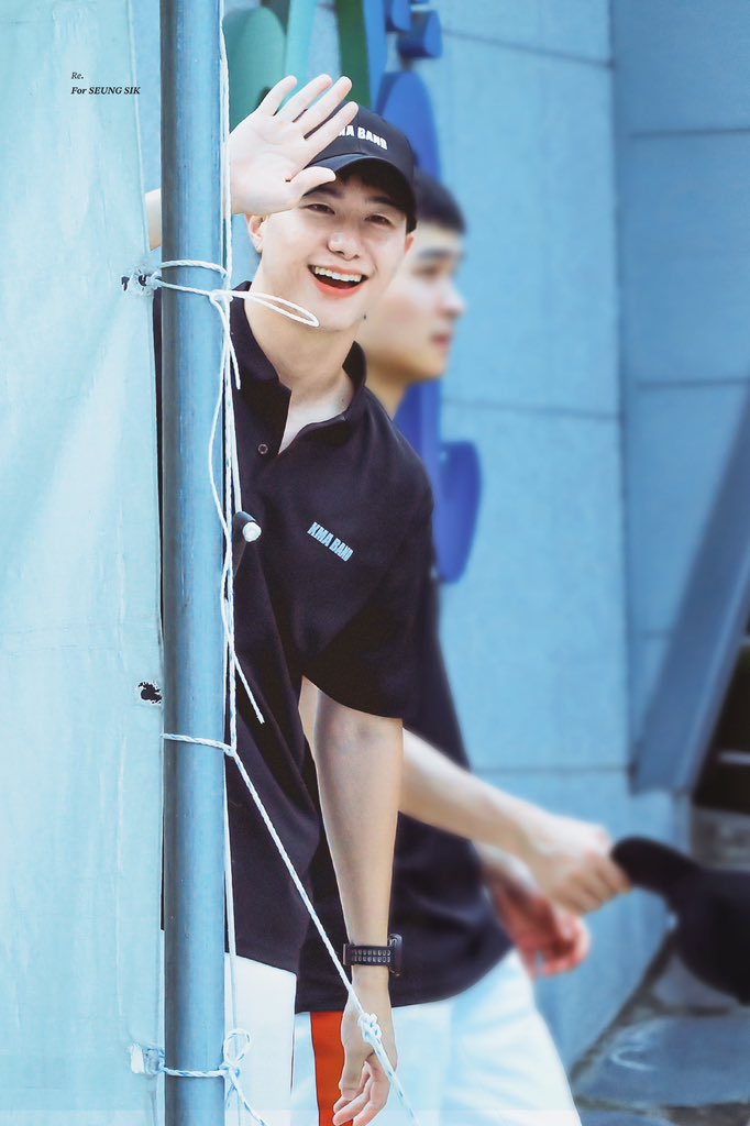 230812 제47회 대한민국 관악경연대회 

끝까지 바이바이 👋🏻 인사하는 강아띠.. ◝ ̫ ◜진짜 너무 귀엽다 미쳤다… 찐이다 이건 ... 너무 사랑스럽다…
#승식 #강승식 #SEUNGSIK