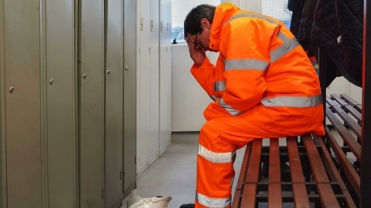 FaysFarm's tweet photo. #talking is not enough to tackle #mentalhealthcrisis in #construction - #mentalhealth #safety #omegaredgroup #compliance #eyebolts #fallprotection #heightsafety #lightningprotection #ppm
https://t.co/p7b3NF5OrM https://t.co/VBw5KLQBRw