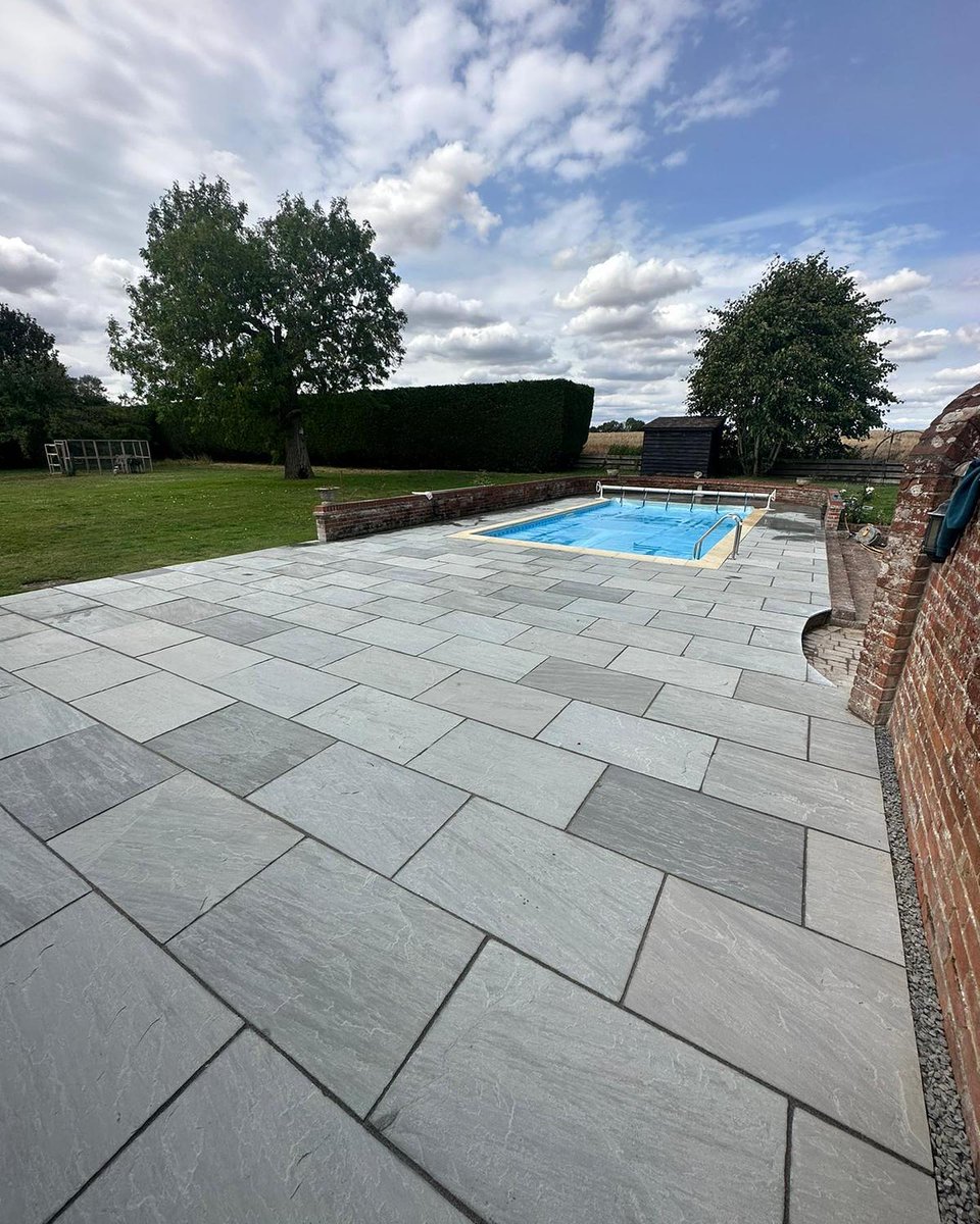 RoyaleStones's tweet photo. Beautiful outdoor space transformation by Kandla Grey Indian Sandstone Paving Slabs. 

Buy Online | Nationwide Delivery | 5* Customer Service

To achieve a similar look simply click to buy it online - https://t.co/ctAatoEdmD

#porcelain #KandlaGreyTiles #OutdoorLiving https://t.co/AYy2WN3prw