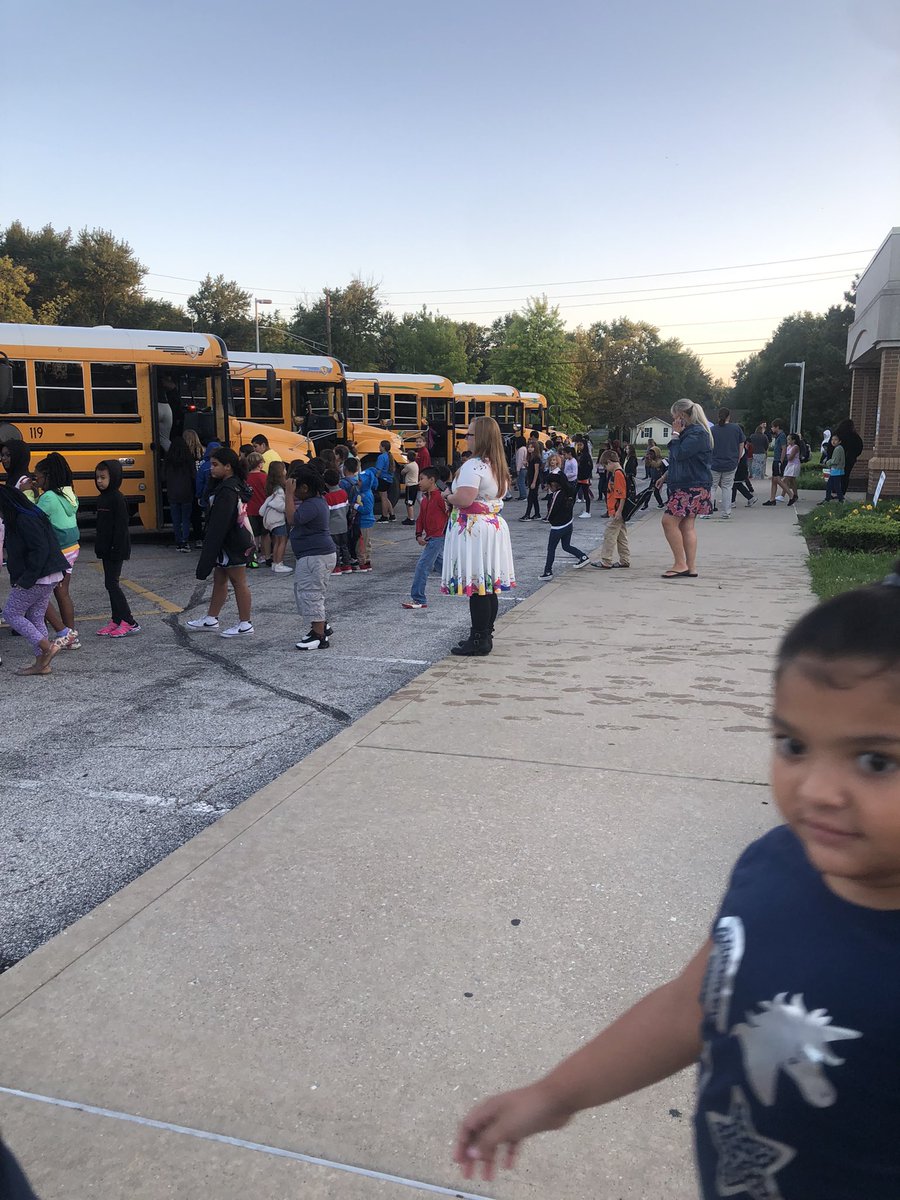 mallenbus's tweet photo. Perfect Emergency Evacuation 🚌 @ jmoore5754 @MrGMWE https://t.co/Eq1Gj3BGGO