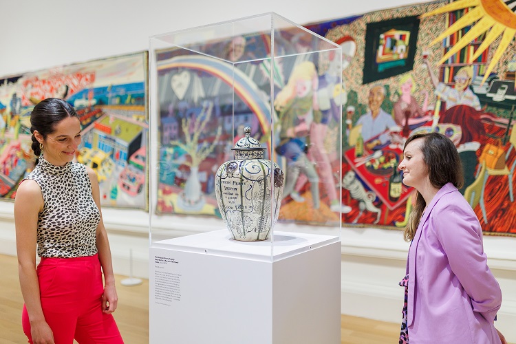 SmithGreenfield's tweet image. Smash Hits brings together all the artist’s detailed prints and imaginary maps, and features many of his tapestries, including the rarely shown Walthamstow Tapestry.
#ArtExhibition #ArtInsurance #BespokeInsurance
via @SmithGreenfield ow.ly/EnBx50PybFo
