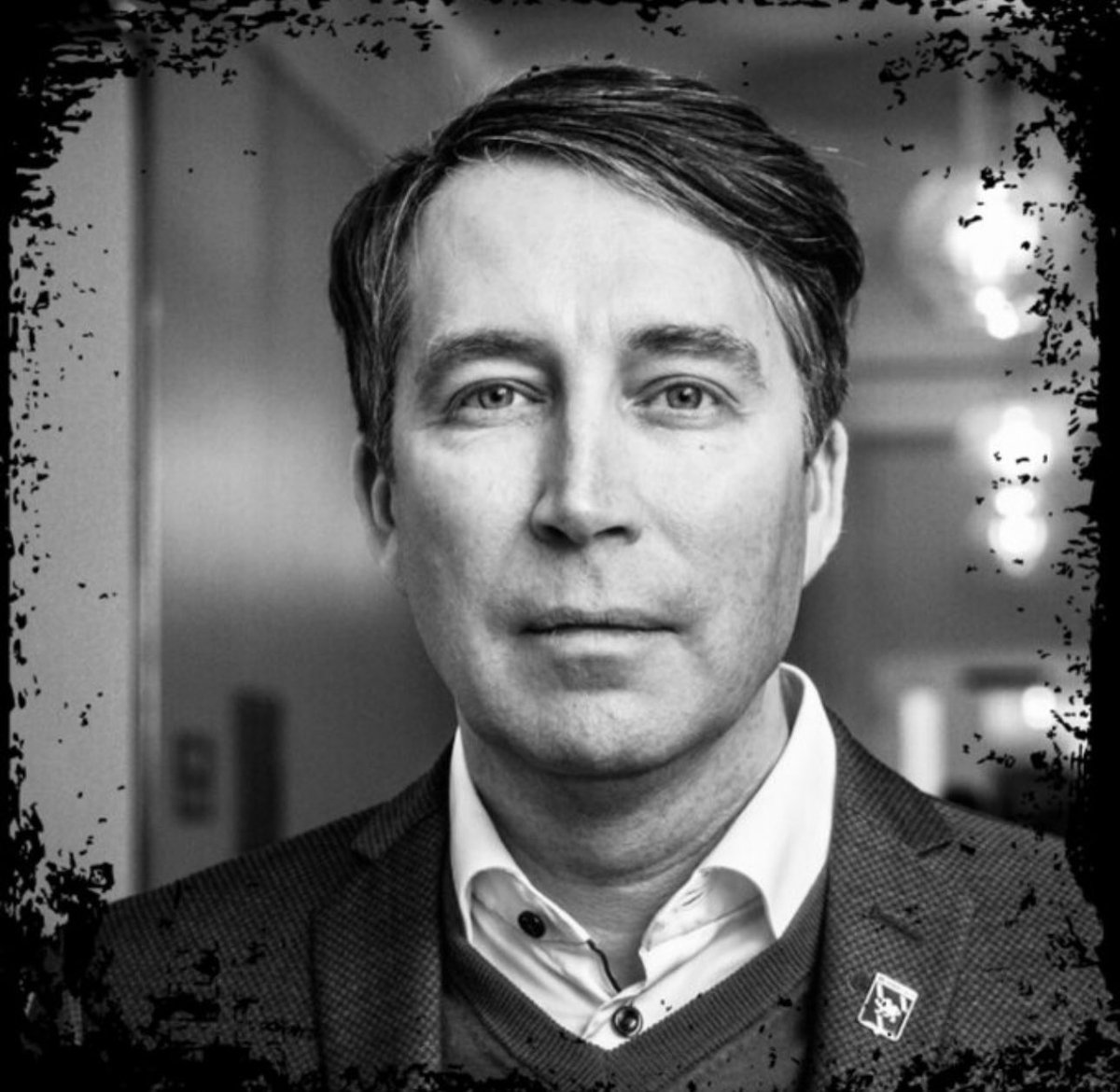 katjanouch's tweet image. Richard Jomshof (SD) - den modigaste politikern Sverige skådat på år och dag! Retweeta om du håller med. #backaJomshof #svpol #migpol #Jomshof 
🇸🇪❤️🇸🇪❤️