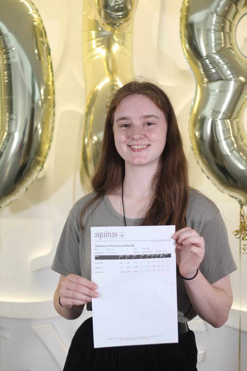 AquinasUK's tweet photo. Lizzie leaves us with A*A*A* in Maths, Biology and Chemistry. Congrats on securing your place at @EdinburghUni studying Biochemistry. Well done!! https://t.co/sEur84lAjv