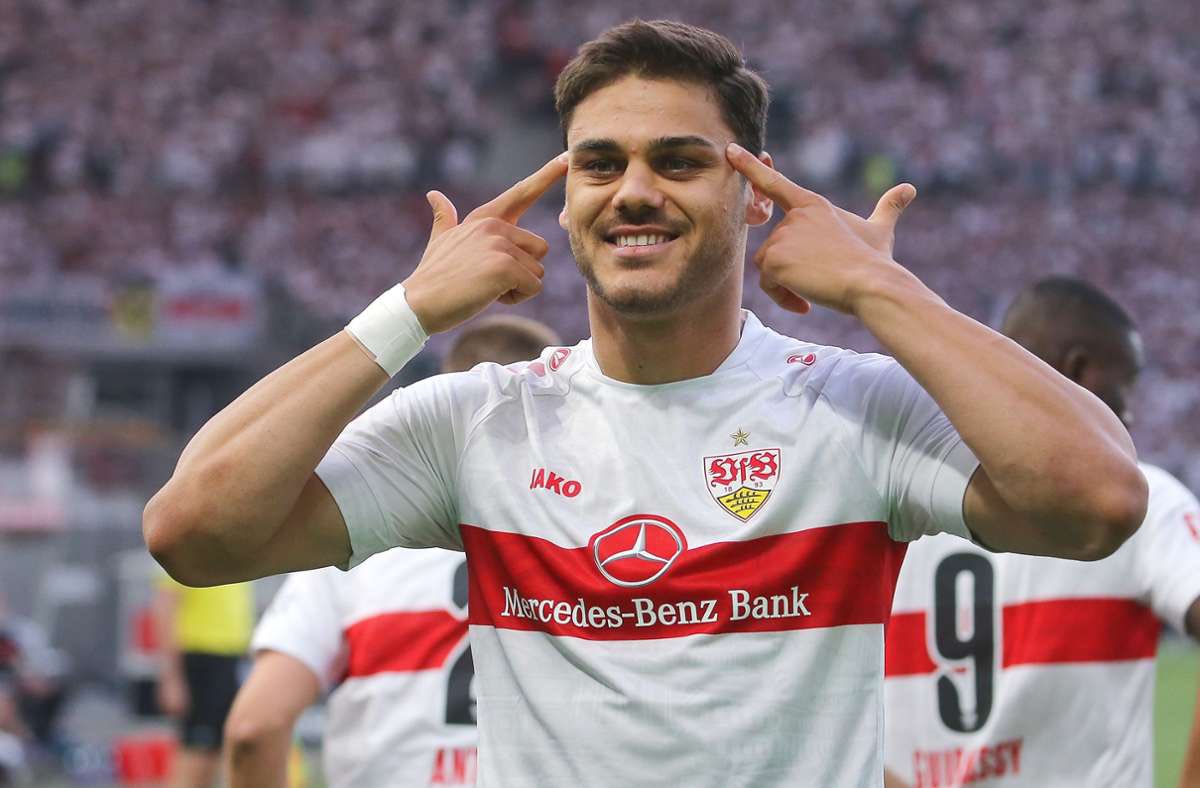I’m told that we are close to a full agreement with Stuttgart for Mavropanos.

The club believe he is an unbelievable coup for the price, Steidten has been a fan since 2021. 

He could be in the squad vs Chelsea, but we’d have to be very quick! ⚒️🇬🇷✅
#WHUFC #TransferNews