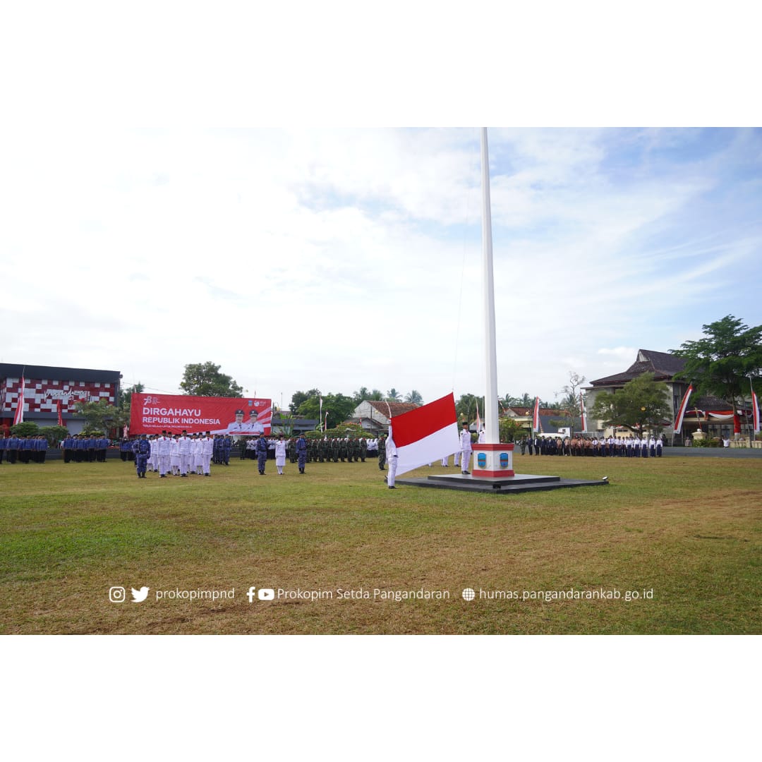prokopimpnd's tweet photo. Dalam rangka memperingati Hari Ulang Tahun (HUT) Republik Indonesia (RI) yang ke-78, Bupati Pangandaran, H. Jeje Wiradinata memimpin Upacara Pengibaran  Bendera HUT RI Ke-78 Tingkat Kabupaten Pangandaran di Alun-Alun Parigi. Kamis, (17/08/2023). 
#IndependenceDay2023 https://t.co/4WNVl5V6WB
