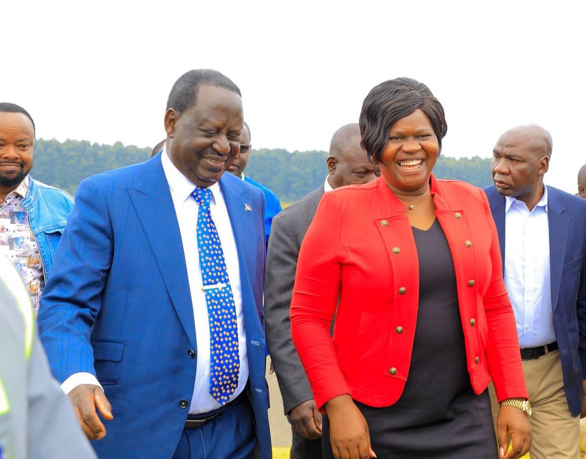 Akbas_Media's tweet photo. Homabay Governor Gladys Wanga welcoming Rt. Hon. Raila Odinga to the Homabay exhibition booth at the devolution conference. https://t.co/XQqfQ9zvtW
