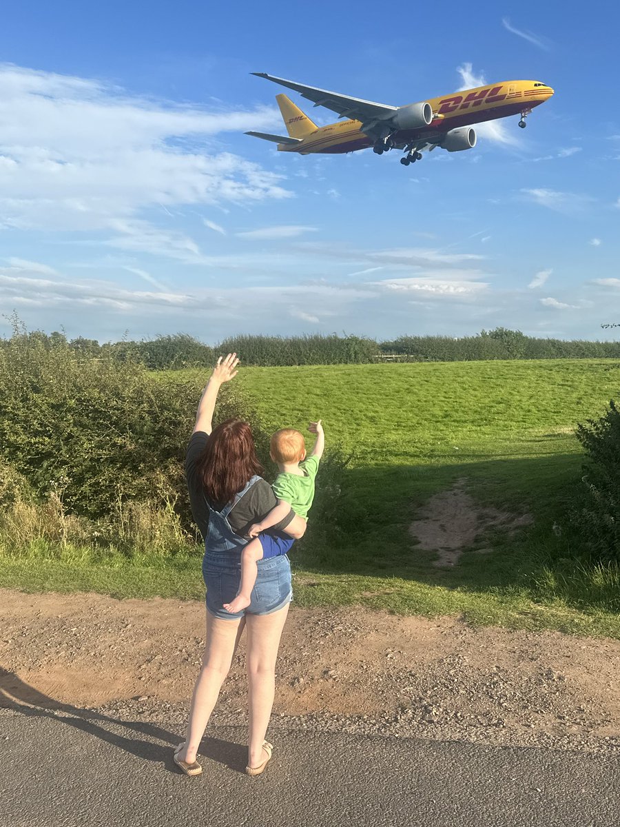 I wouldn’t be able to do this Hobby with my Son without my #ostomybag I’m so unbelievably grateful 🥰✈️❤️ #AvGeek #Boeing #planespotting #chronicillness #IBD @ColostomyUK @Charter_UK @MeetAnOstoMate