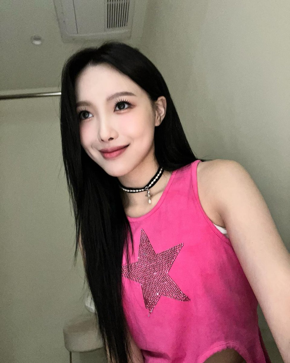 RAINIELOOKS's tweet photo. (2/2)

#RAINIE #레이니 #朱晴渝 https://t.co/m3TrY8HVCM