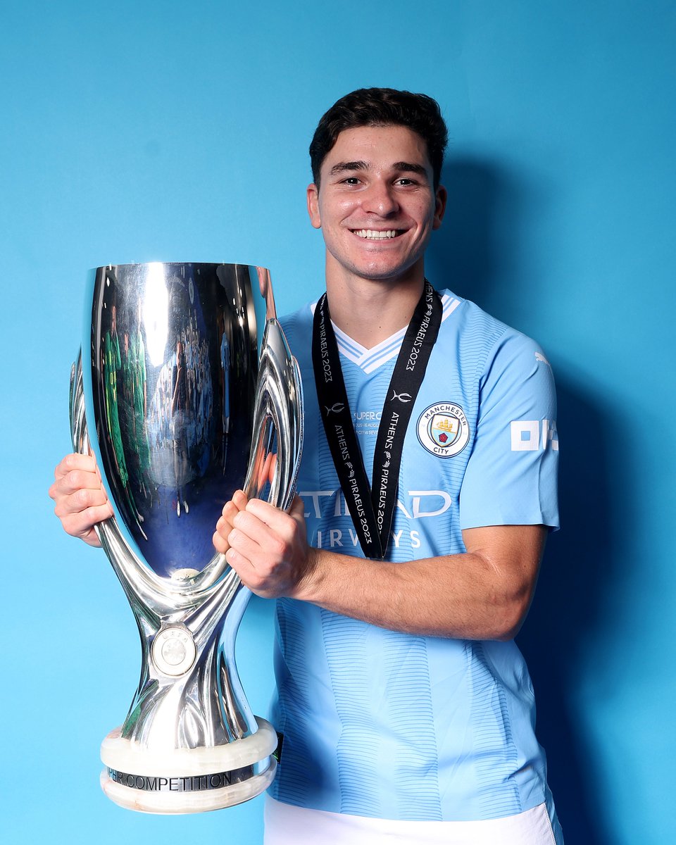 ChampionsLeague's tweet photo. 🏆 Champions League
🏆 UEFA Super Cup 
🏆 World Cup
🏆 Premier League
🏆 FA Cup

#SuperCup https://t.co/hjA6Ab4QrJ