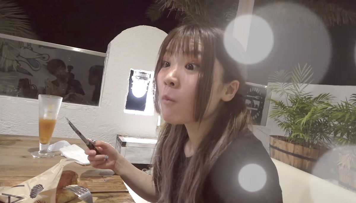 Hcha_okinawa's tweet photo. 萌香ちゃんとミヤビくんがハンバーガーを食べていたお店は、アメリカンビレッジのBRUALさんですね😄
こちらも行った事ないのですが…
ハンバーガーの種類も沢山で、どれも美味しそう🥰
シュラスコもあるみたいですよー
https://t.co/tMeaMUpGxJ
#アイドルのいる生活
#BRUAL https://t.co/OXeLqf5JQr