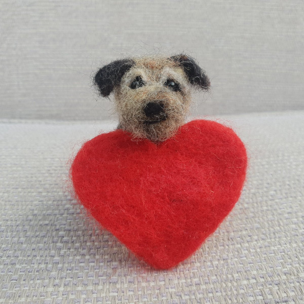 Good afternoon,
Sharing Baxter the Border Terrier who is currently available to adopt from my Etsy shop! Loved creating him.
Thank you ❤️
etsy.com/listing/143110…
#etsy #btposse #dogs #borderterrier #dogsontwitter