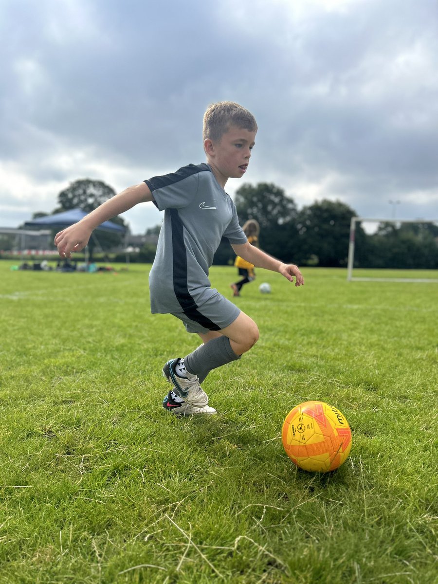 T2Coaching_'s tweet photo. Camp Day 2🙌

Half way through day 2 and what a morning we have had⚽️

👊Prepare, Play, Perform👊 https://t.co/eBGMzrrXvO