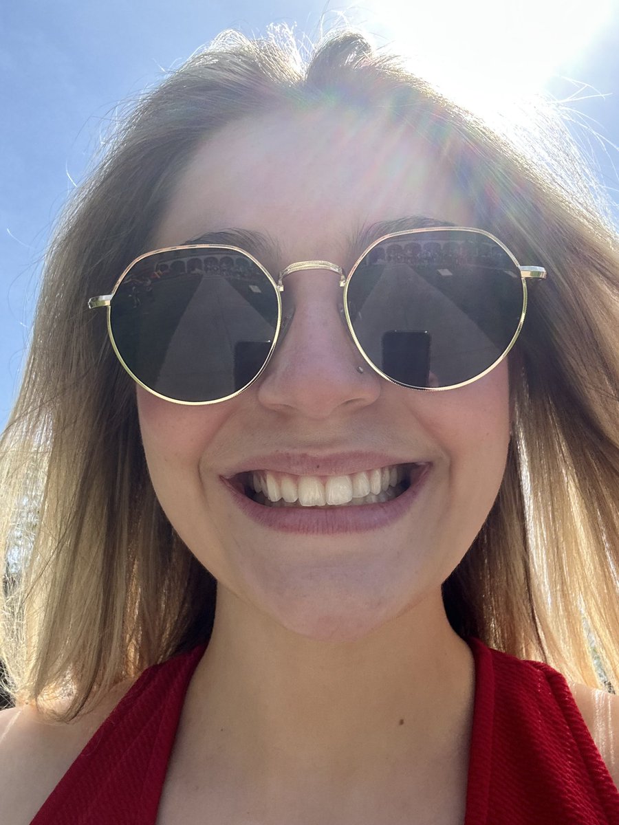 OHSZamp's tweet photo. Happy 19th Birthday to this girl today. https://t.co/fwx8vZFpQn