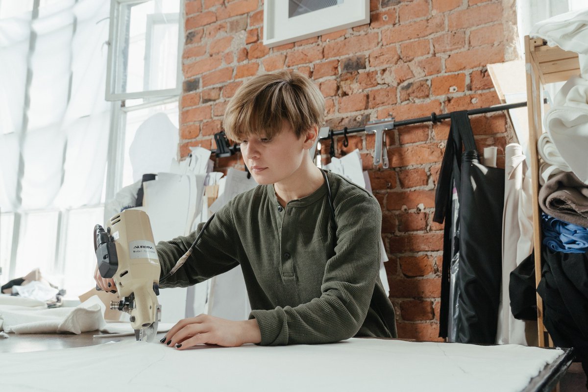 TeleportManpowr's tweet photo. Tailors are responsible for creating and altering clothing. They may work on a single garment or piece at a time, or they may be tasked with completing an entire wardrobe from scratch. https://t.co/3JZiUykwsj