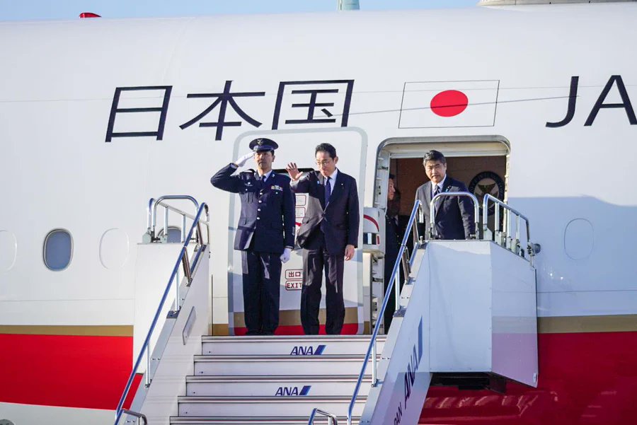 I will visit 🇺🇸 to attend the Japan-U.S.-Republic of Korea (ROK) Summit at the historic Camp David. As the security environment surrounding 🇯🇵 becomes increasingly severe, it is extremely significant for the leaders of 🇯🇵🇺🇸🇰🇷 to come together to meet under the same roof. (1/2)