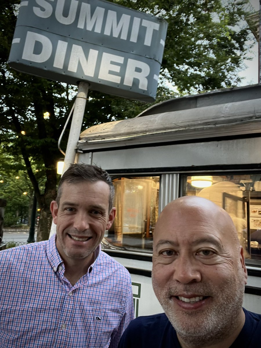 JimmyLynnDC's tweet photo. One of life's great joys .... breakfast at a great diner in Jersey. #SummitDiner #newjersey @TKGore https://t.co/h1bavBayLB